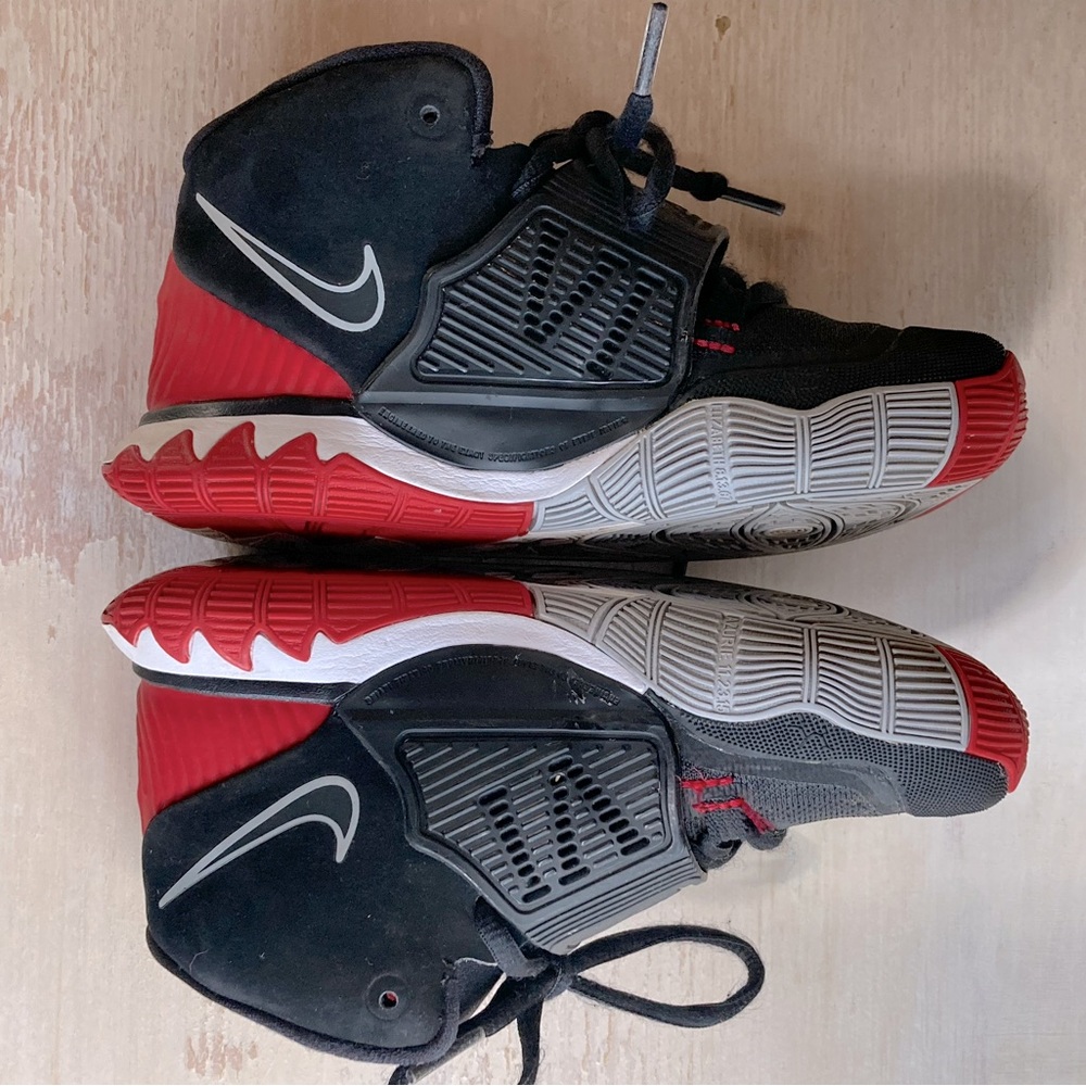 Nike youth boys size 12c high top sneakers